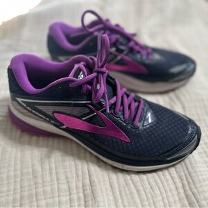 Brooks Ravenna 8 Running Shoes. Women’s Size 8. Purple.